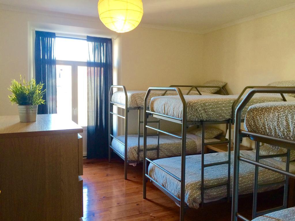 The Swallow Hostel Lissabon Kamer foto
